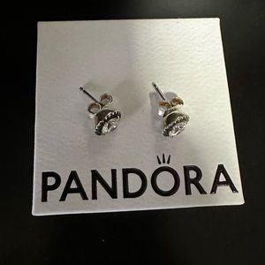 Pandora round sparkle stud